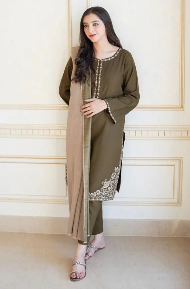 Aisling -3PC Dhanak suit with Embroidered Shawll