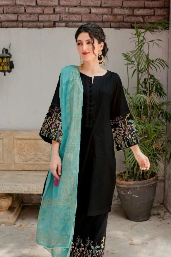 Kastoor- Dhanak Embroidered three piece With Dhanak Shawl