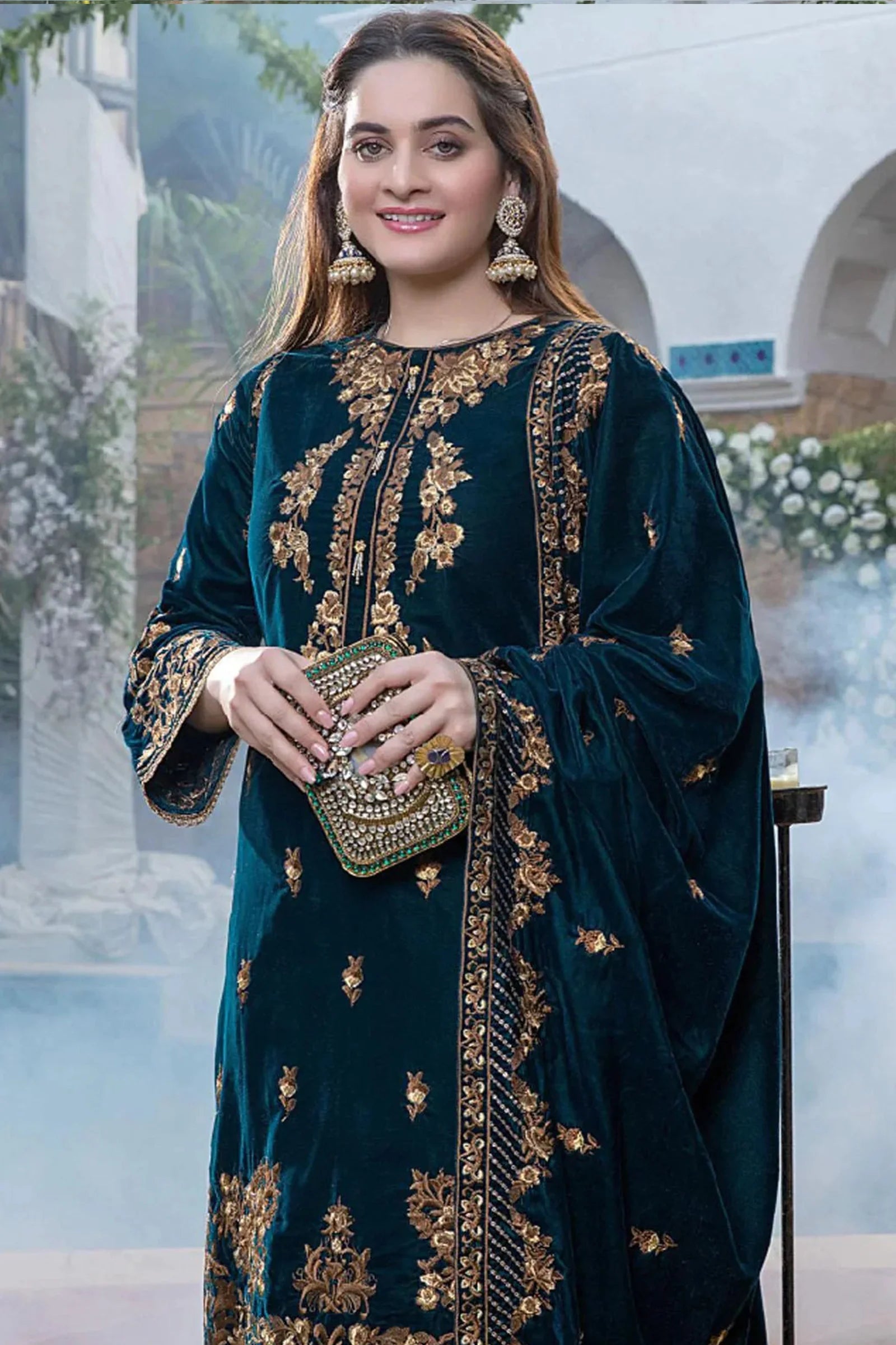 Unstitched Embroidered Velvet 3PCs With Velvet Shawl