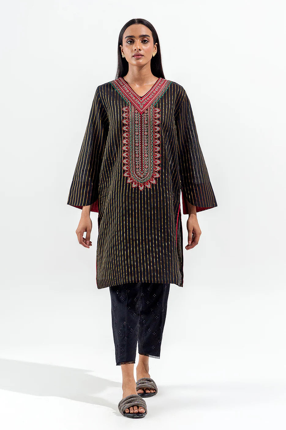 3Pc Embroidered Lawn Shirt With Embroidered Bamber Chiffon Dupatta