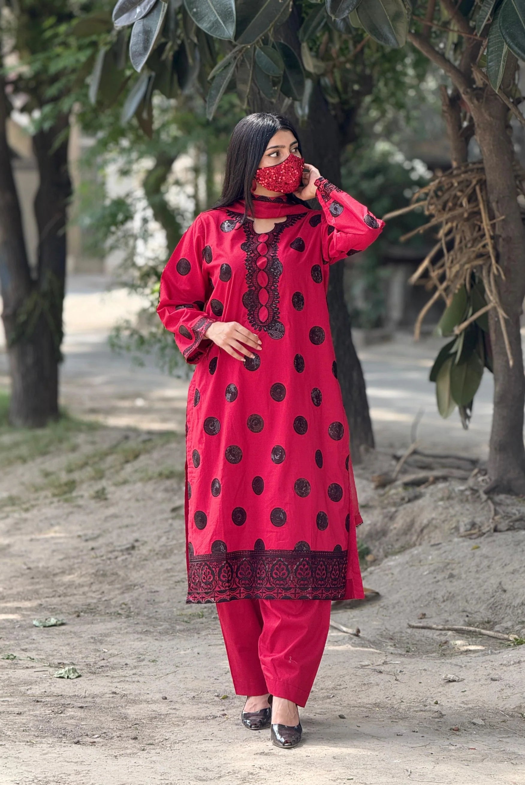 3Pc Embroidered Lawn Shirt With Embroidered Bamber Chiffon Dupatta