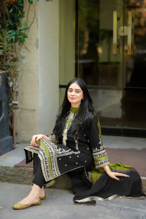 OMAL PINK- 3PC LAWN EMBROIDERED With Bamber Dupatta